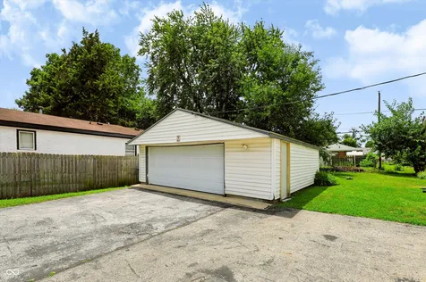 2726 S Lyons Avenue Indianapolis IN 46241