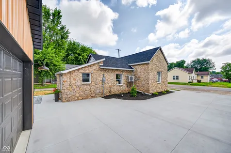 648 Young Street Franklin IN 46131
