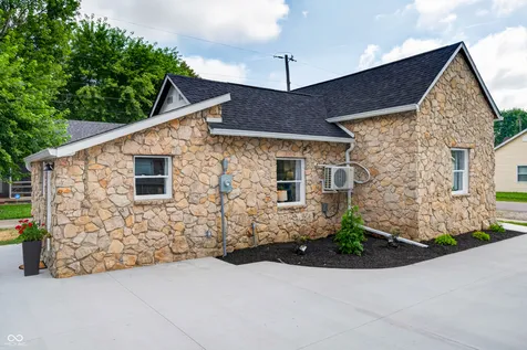 648 Young Street Franklin IN 46131