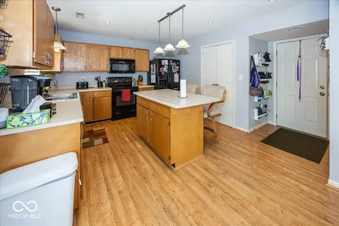 7929 Dillon Place Indianapolis IN 46236