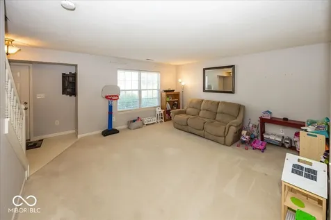7929 Dillon Place Indianapolis IN 46236