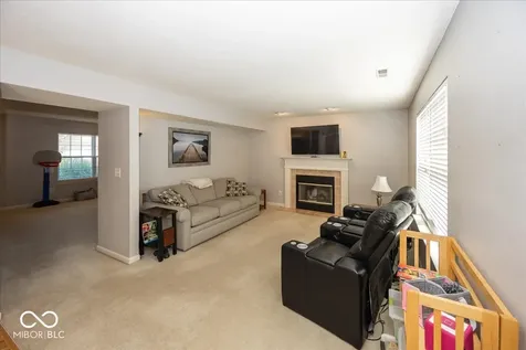 7929 Dillon Place Indianapolis IN 46236