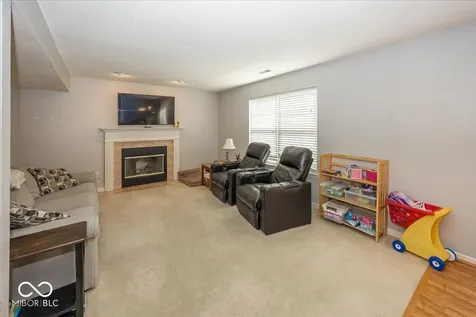 7929 Dillon Place Indianapolis IN 46236