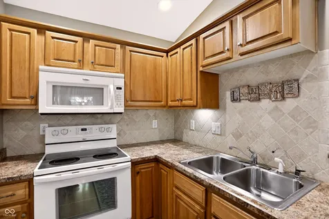 4239 Parma Court Indianapolis IN 46237