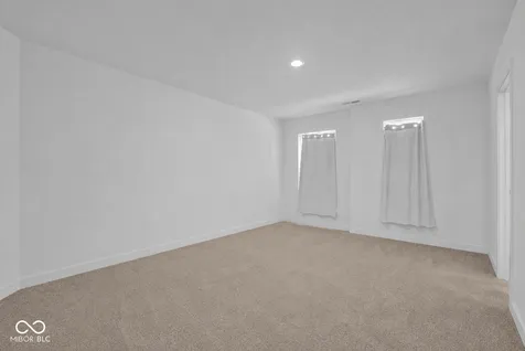 2731 Victory Drive Columbus IN 47203