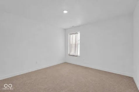 2731 Victory Drive Columbus IN 47203