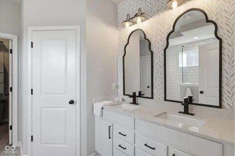 10421 Oxer Drive Fishers IN 46040