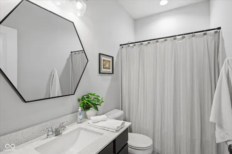 10421 Oxer Drive Fishers IN 46040