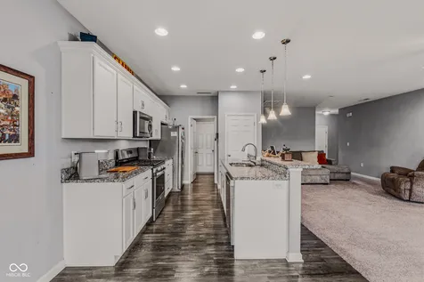 2417 Creekland Drive Columbus IN 47201