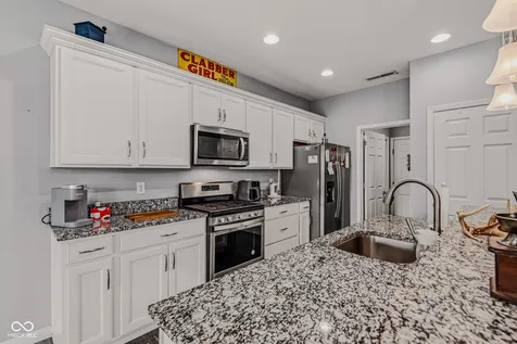 2417 Creekland Drive Columbus IN 47201