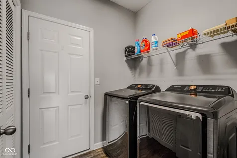 2417 Creekland Drive Columbus IN 47201