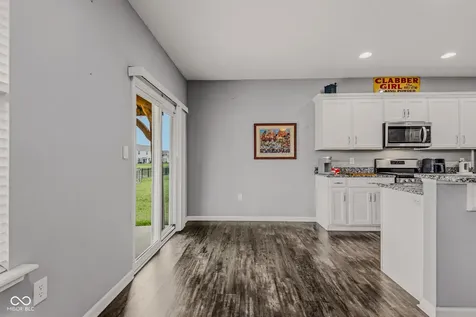2417 Creekland Drive Columbus IN 47201