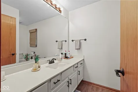 1419 Dominion Zionsville IN 46077
