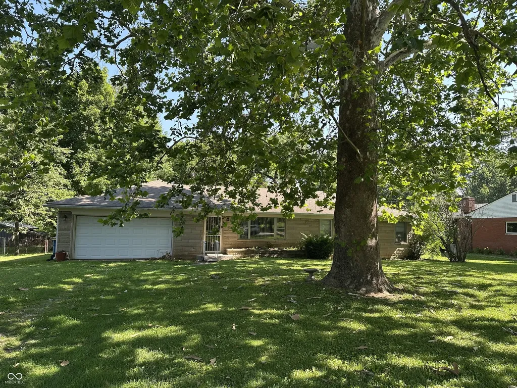 20 E Beechwood Indianapolis IN 46227