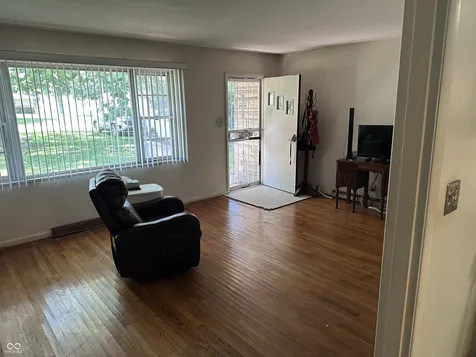 20 E Beechwood Indianapolis IN 46227