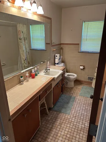 20 E Beechwood Indianapolis IN 46227