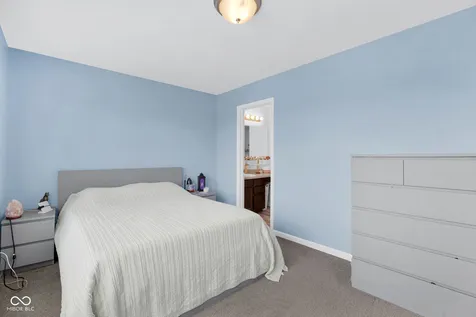 3344 Spring Valley Drive Columbus IN 47203