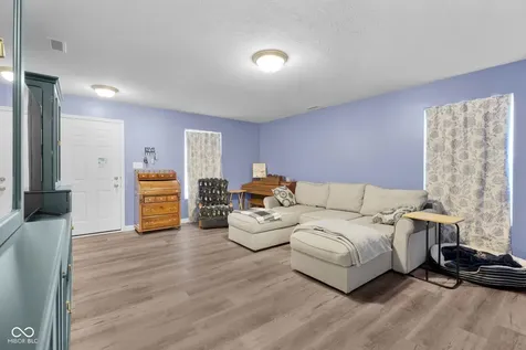 3344 Spring Valley Drive Columbus IN 47203