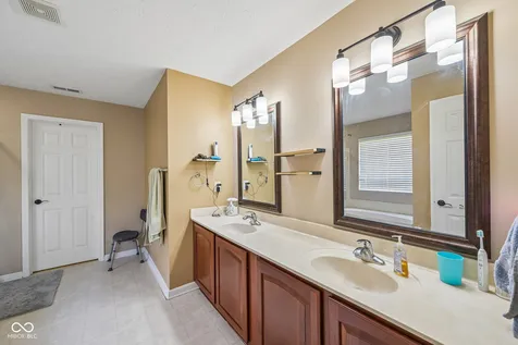 511 Georgetown Road Greenwood IN 46142