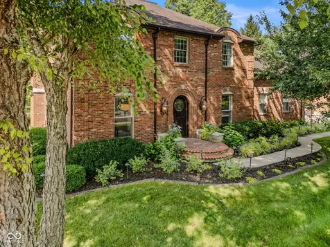 4695 Stonebridge Court Columbus IN 47201