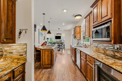 4695 Stonebridge Court Columbus IN 47201