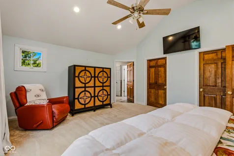 4695 Stonebridge Court Columbus IN 47201