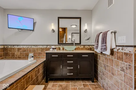 4695 Stonebridge Court Columbus IN 47201