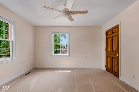 4695 Stonebridge Court Columbus IN 47201