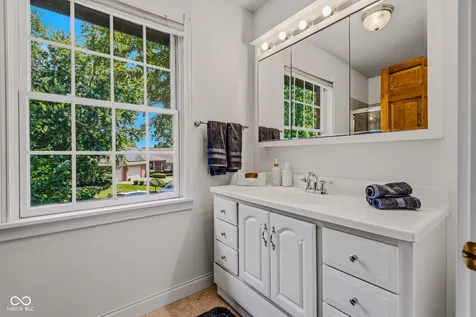4695 Stonebridge Court Columbus IN 47201