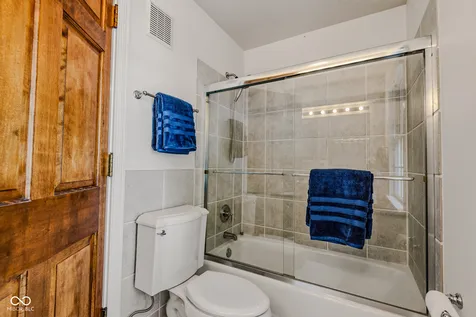 4695 Stonebridge Court Columbus IN 47201