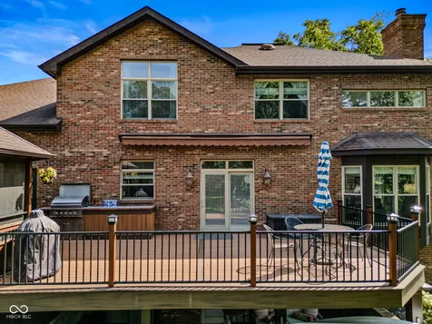 4695 Stonebridge Court Columbus IN 47201