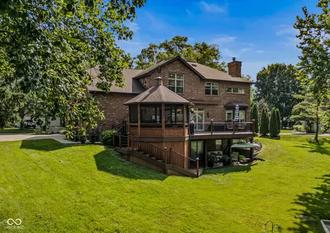 4695 Stonebridge Court Columbus IN 47201