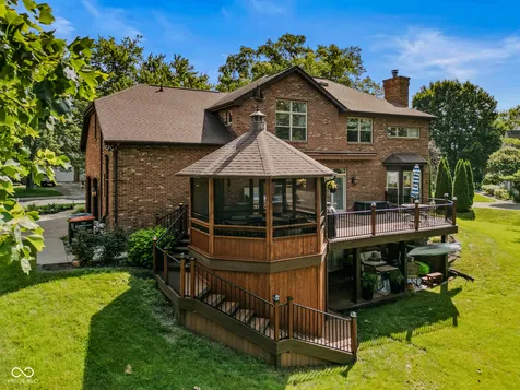 4695 Stonebridge Court Columbus IN 47201
