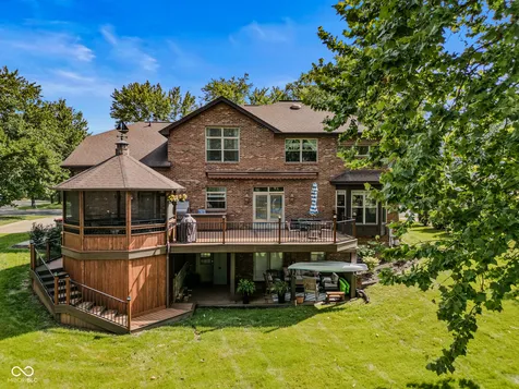 4695 Stonebridge Court Columbus IN 47201