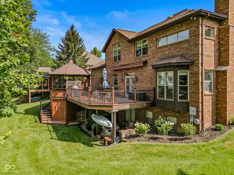 4695 Stonebridge Court Columbus IN 47201
