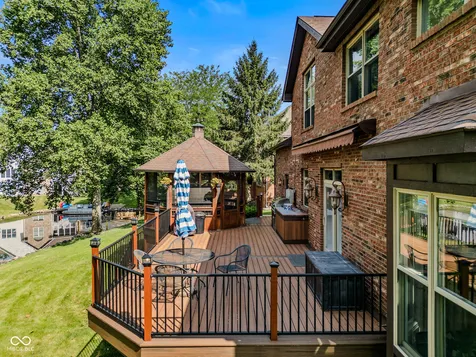 4695 Stonebridge Court Columbus IN 47201