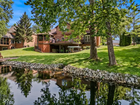 4695 Stonebridge Court Columbus IN 47201