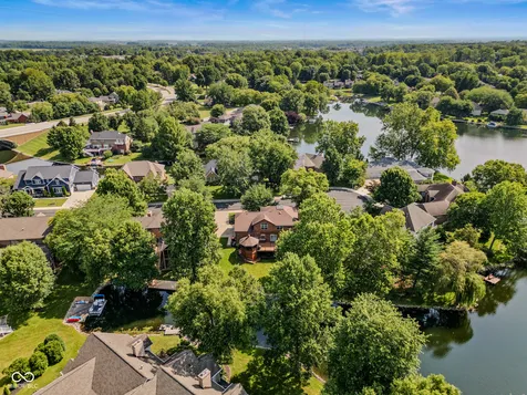 4695 Stonebridge Court Columbus IN 47201