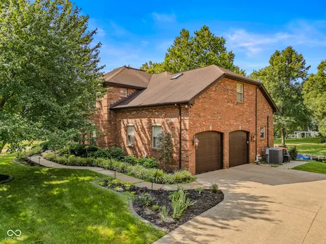 4695 Stonebridge Court Columbus IN 47201