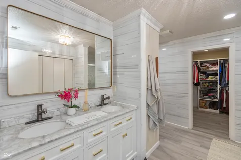 2111 Shadowbrook Drive Plainfield IN 46168