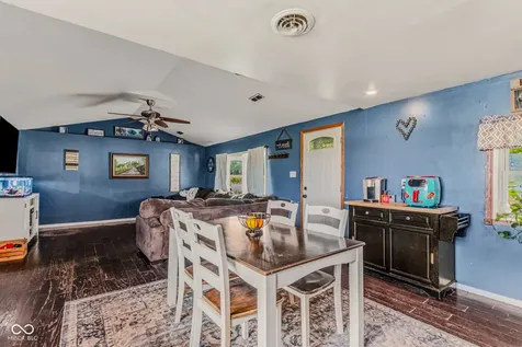 5653 S Jonesville Columbus IN 47201