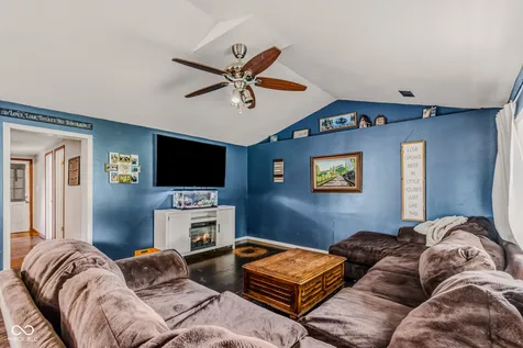 5653 S Jonesville Columbus IN 47201