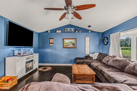 5653 S Jonesville Columbus IN 47201