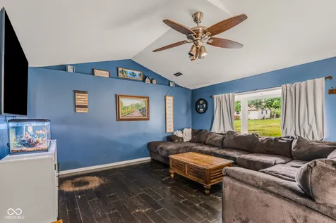 5653 S Jonesville Columbus IN 47201