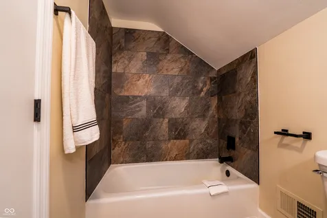 3675 W 558 N Huntington IN 46750