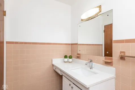 8847 W Ash Road Indianapolis IN 46234