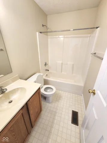 924 Thornwood Drive Greenwood IN 46143