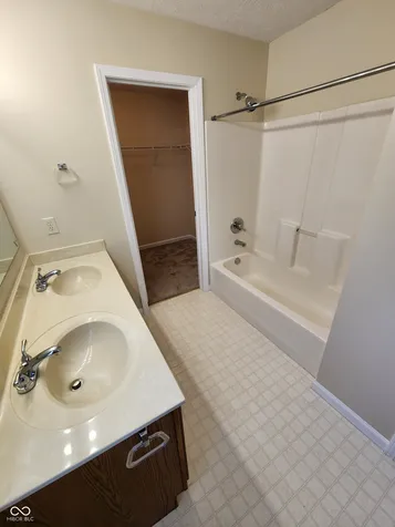 924 Thornwood Drive Greenwood IN 46143