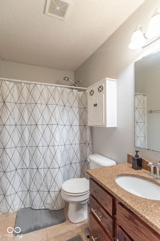 660 Wheat Field Lane Whiteland IN 46184