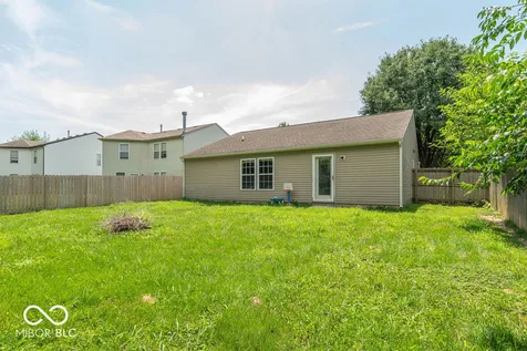 660 Wheat Field Lane Whiteland IN 46184